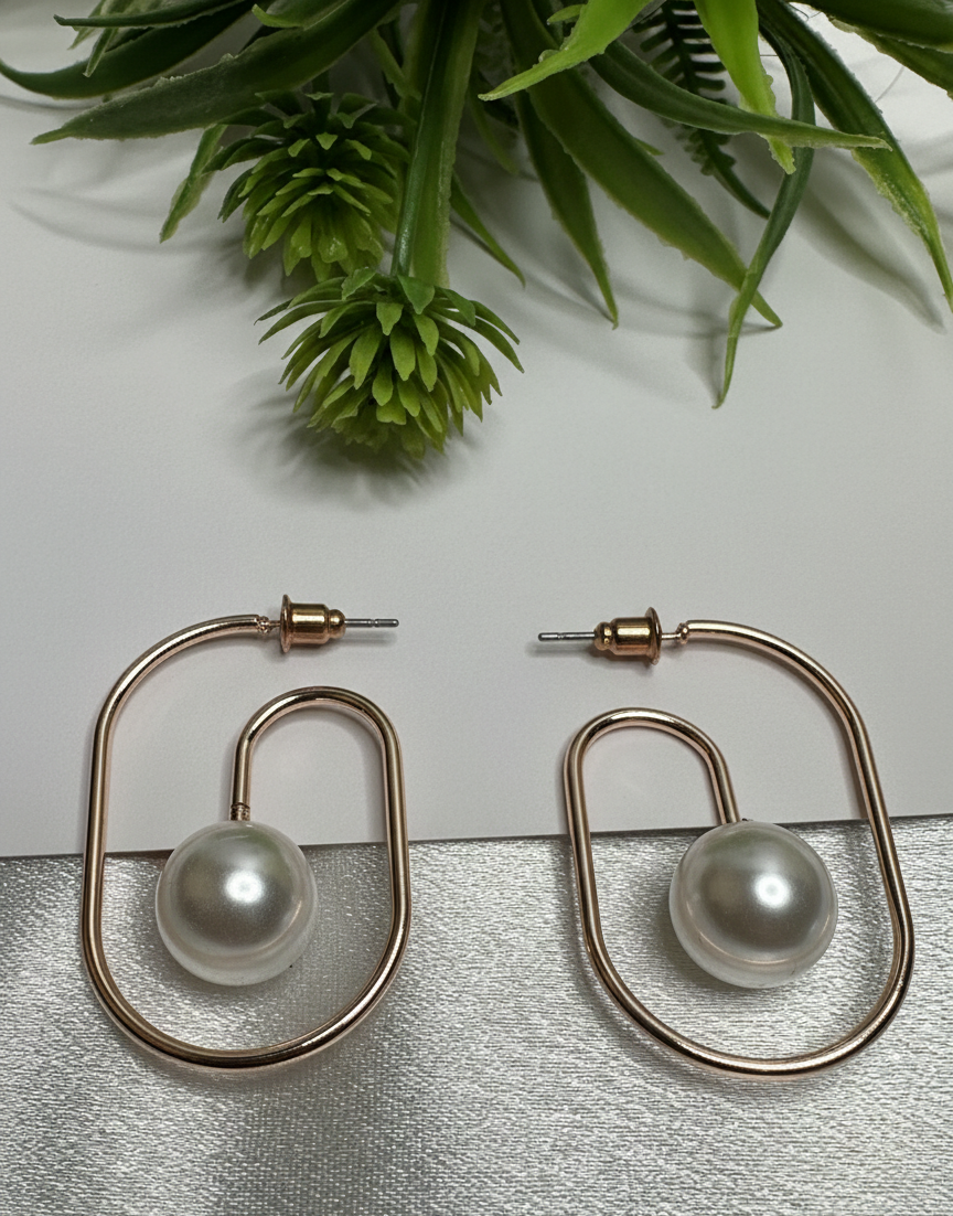 The Rose Blush Pearl Hoops - Image 2