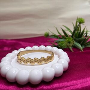 The Wave Flow Golden Cuff