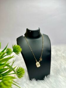 Golden Bloom-Star Medallion Necklace