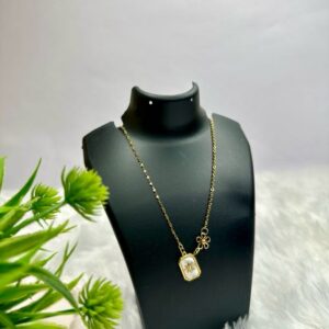 Golden Bloom-Star Medallion Necklace