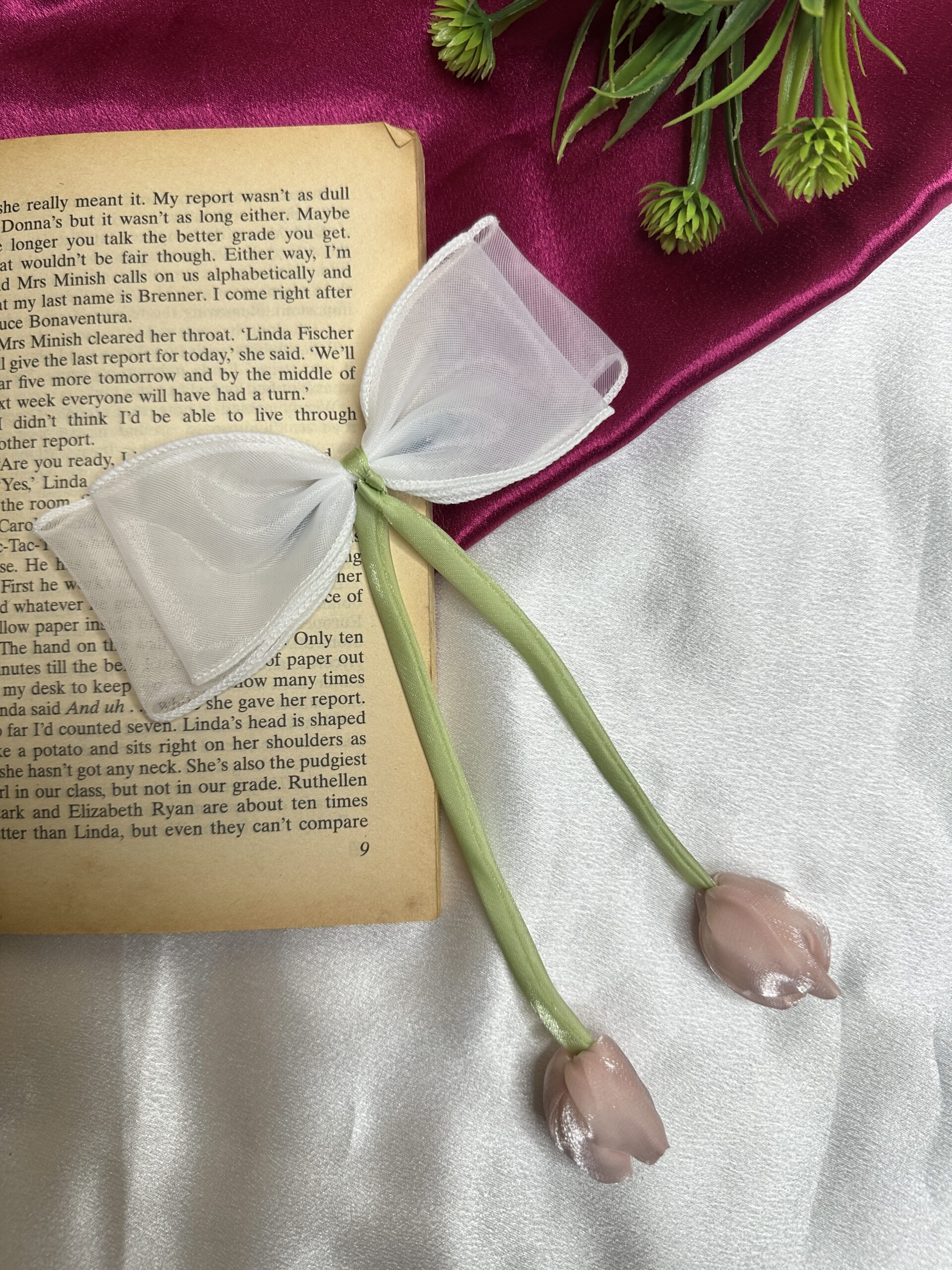 Moonlight White Tulip Ribbon Clip